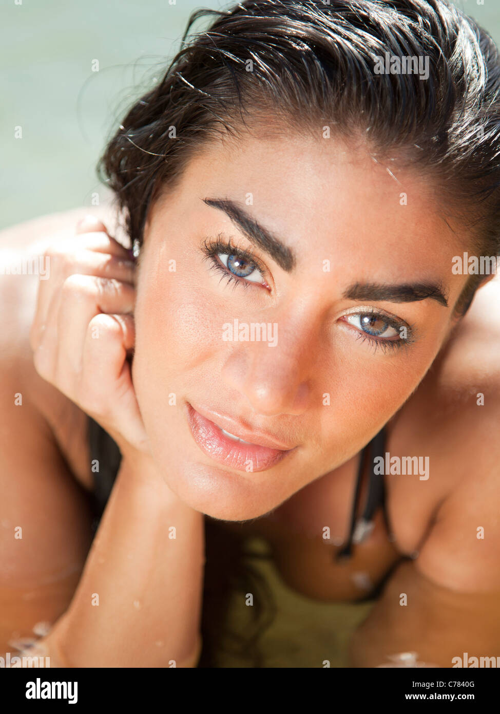 Stati Uniti d'America, Utah, Ritratto di giovane donna con capelli bagnati in Lake Powell Foto Stock