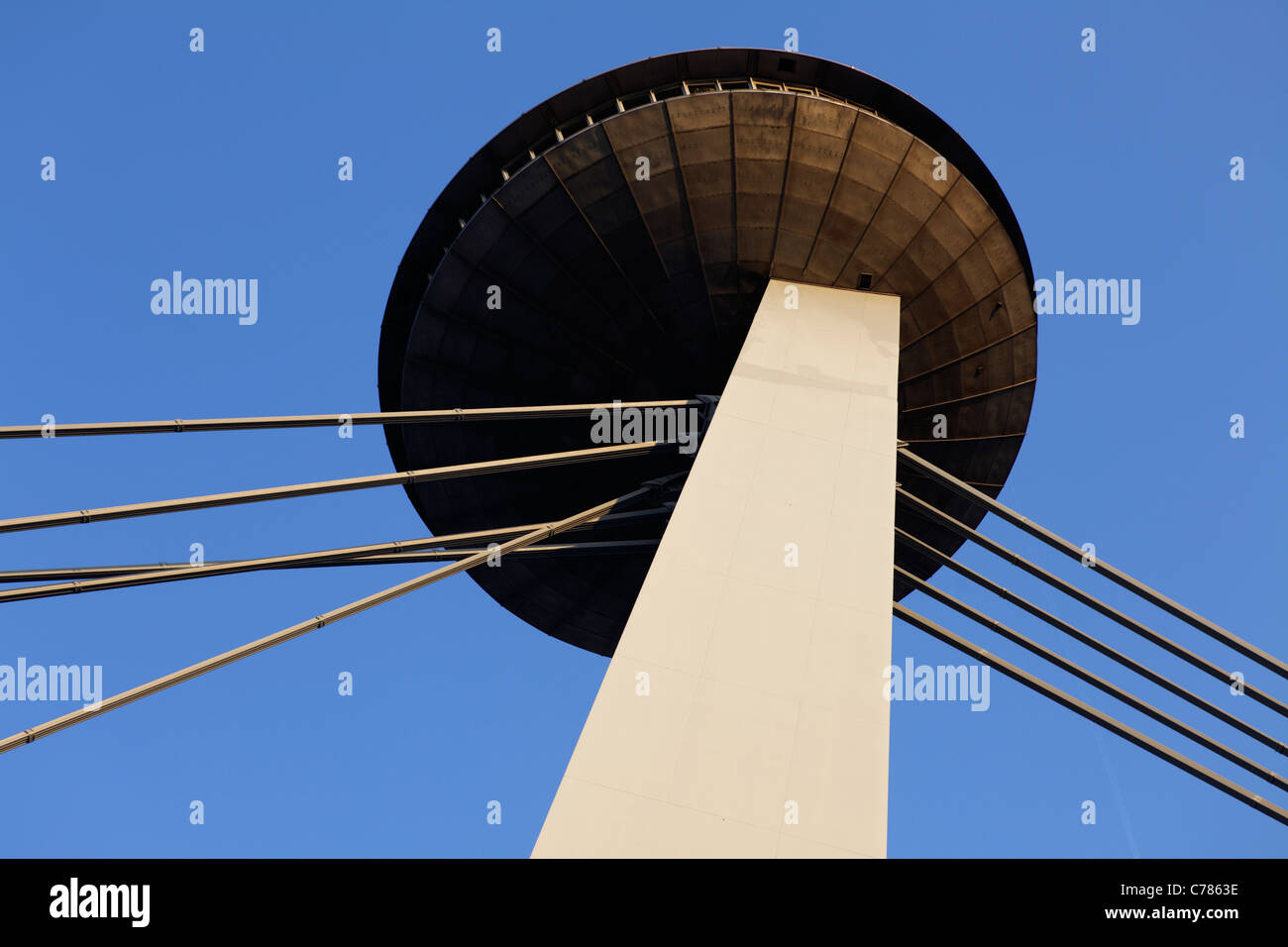 Il ristorante del UFO a Novy più bridge, Bratislava, Slovacchia Foto Stock