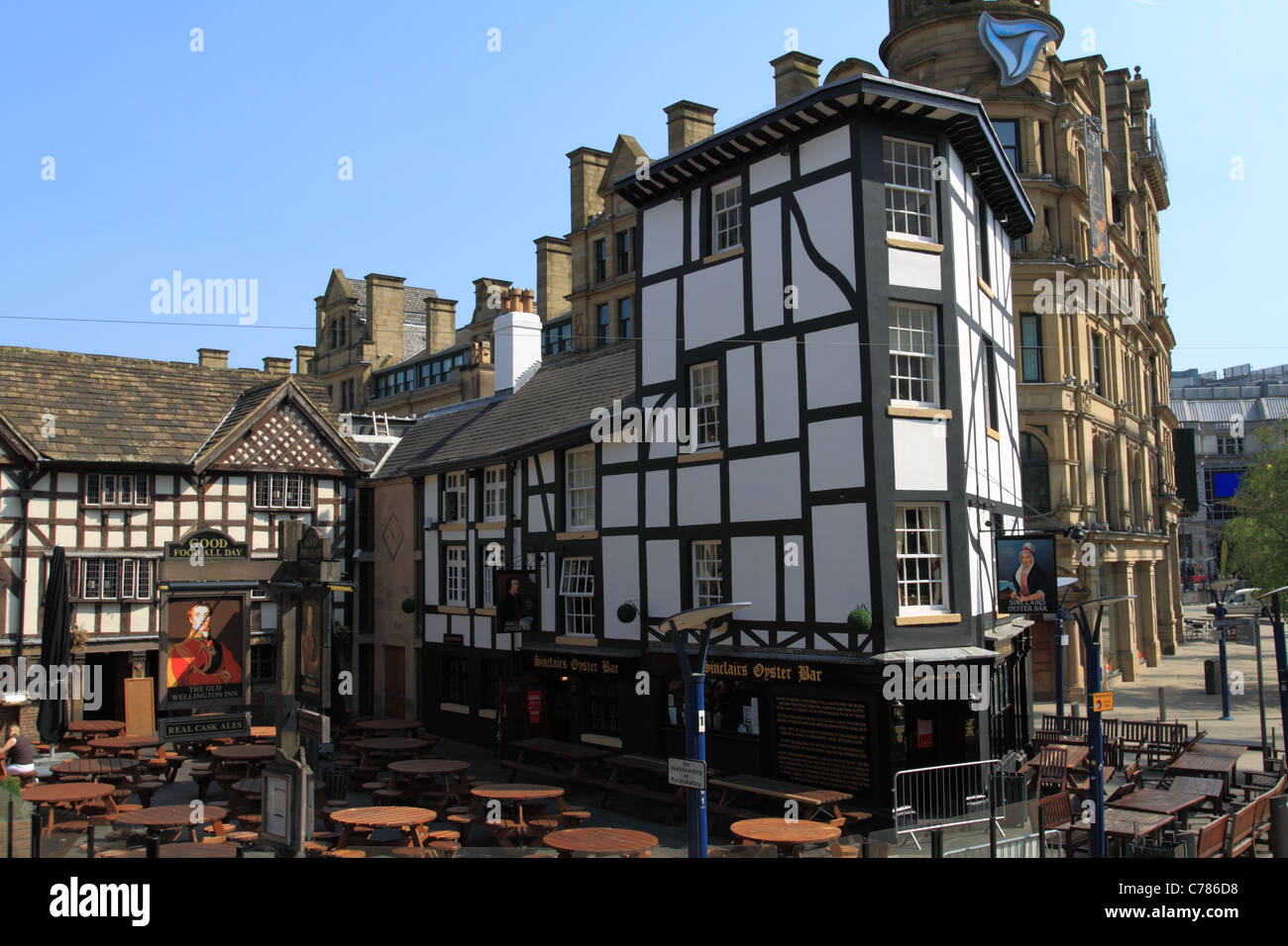 Sinclairs Oyster Bar e il vecchio Wellington Inn Manchester REGNO UNITO Foto Stock