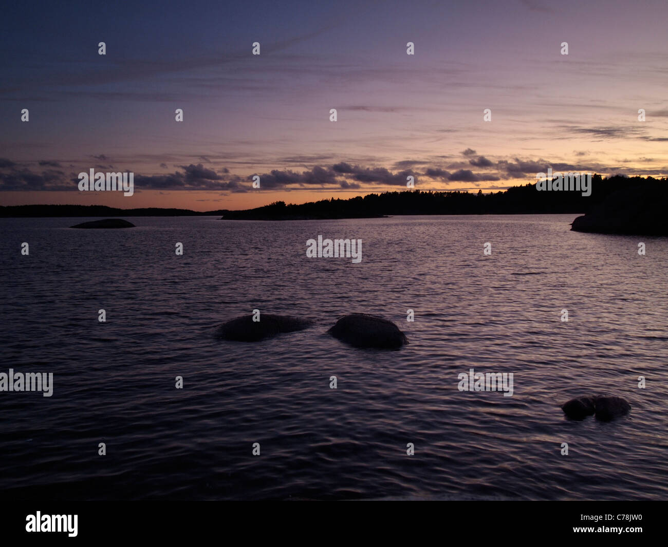 Tramonto sul mare dal negozio Harholmen, Bohuslän, Svezia Foto Stock