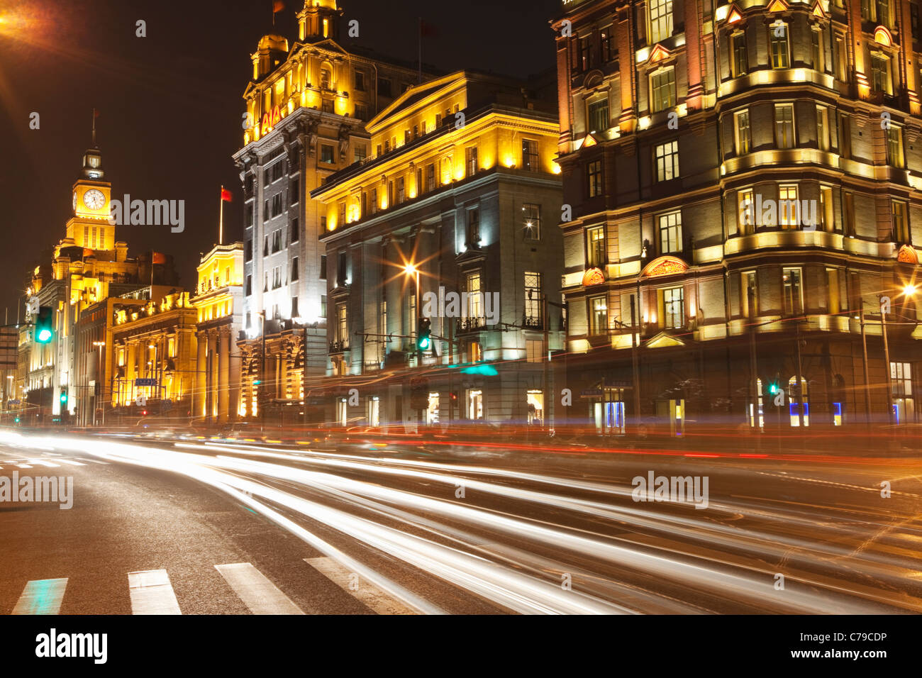 Auto sentieri sul Bund, Shanghai, Cina Foto Stock