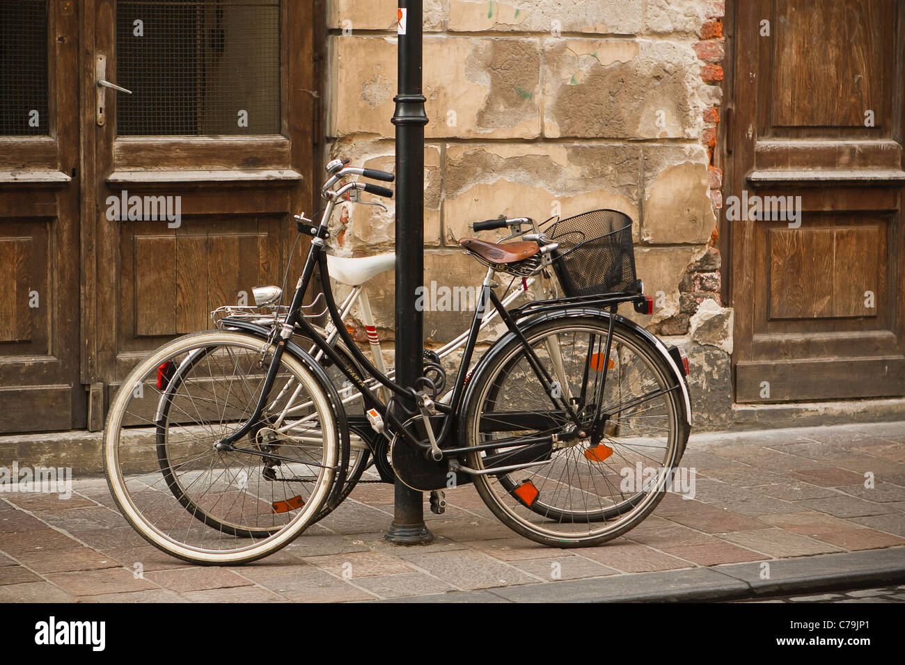 Biciclette antiche immagini e fotografie stock ad alta risoluzione - Alamy