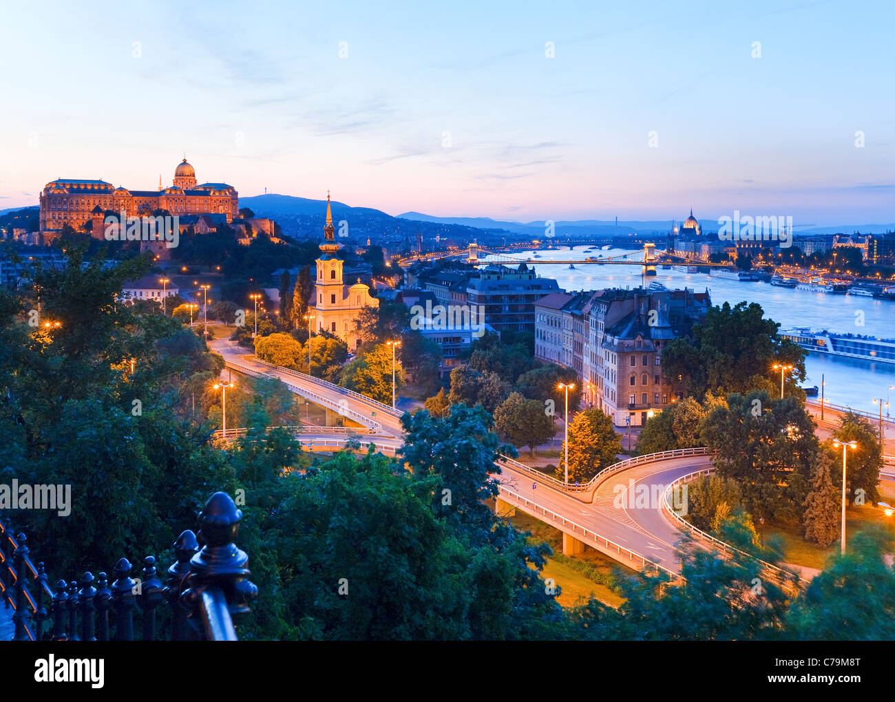Budapest City Night vista panorama. Lunga esposizione. Foto Stock