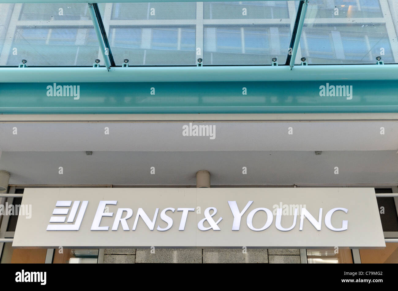 Segno Ernst & Young, Lipsia, Sassonia, Germania, Europa Foto Stock