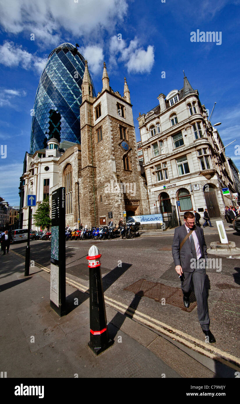 Leadenhall Street e cetriolino, Londra, Inghilterra Foto Stock