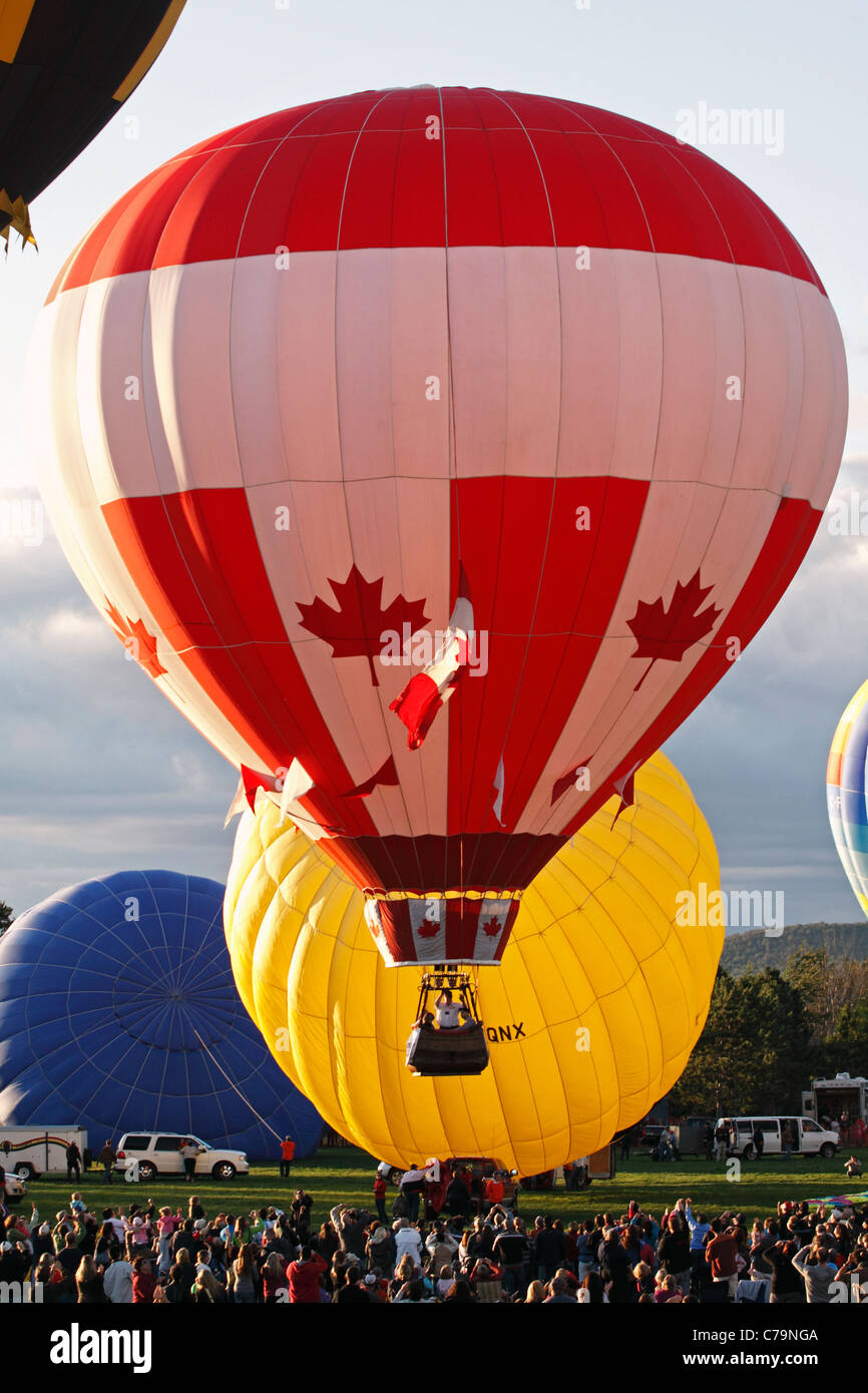 Eh patriottica! (Pilota Bill Whelan, Ottawa, Ontario) all'Atlantic International Balloon Fiesta Settembre 10, 2011 in Sussex, NB Foto Stock