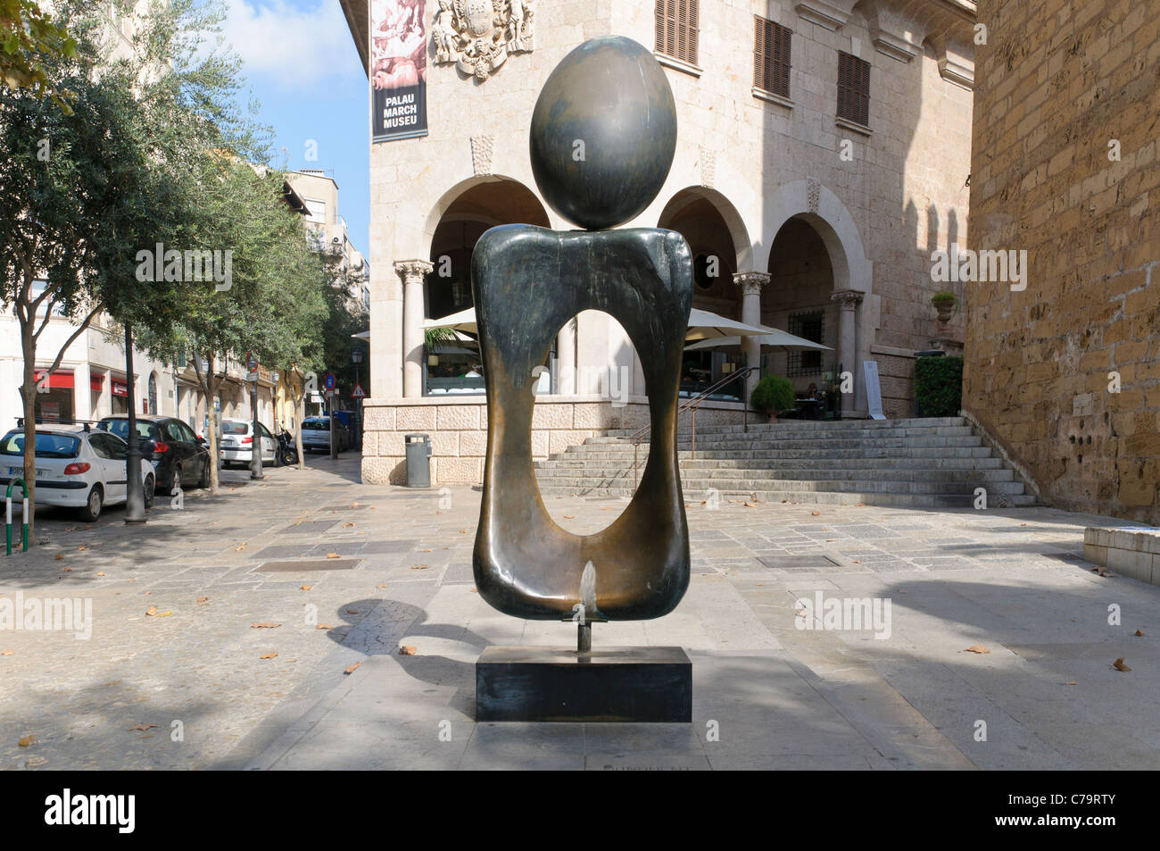 Monumento a la dona di Joan Miro nel centro storico della città di Palma di Maiorca, Maiorca, isole Baleari, Spagna, Europa Foto Stock