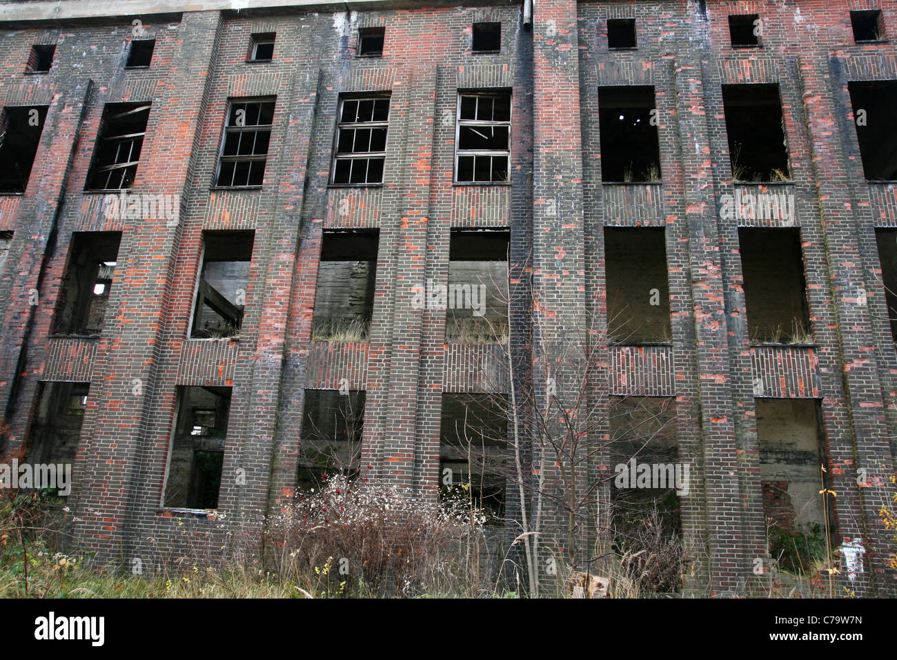 Vecchio abbandonato WW2 nella factory di Peenemunde, Germania Foto Stock