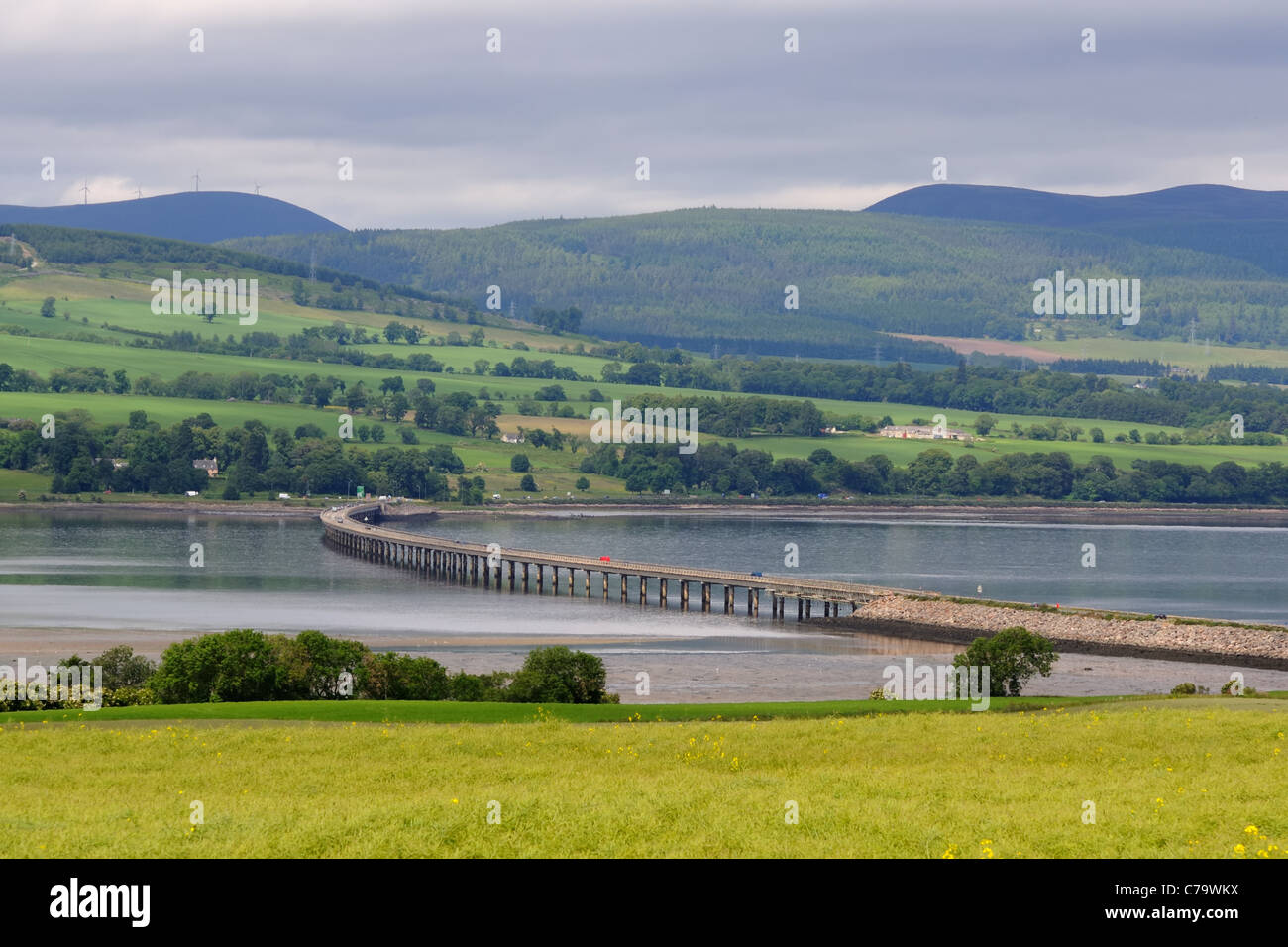 Guardando a nord oltre il Cromarty Firth, in Scozia, nel Regno Unito Foto Stock