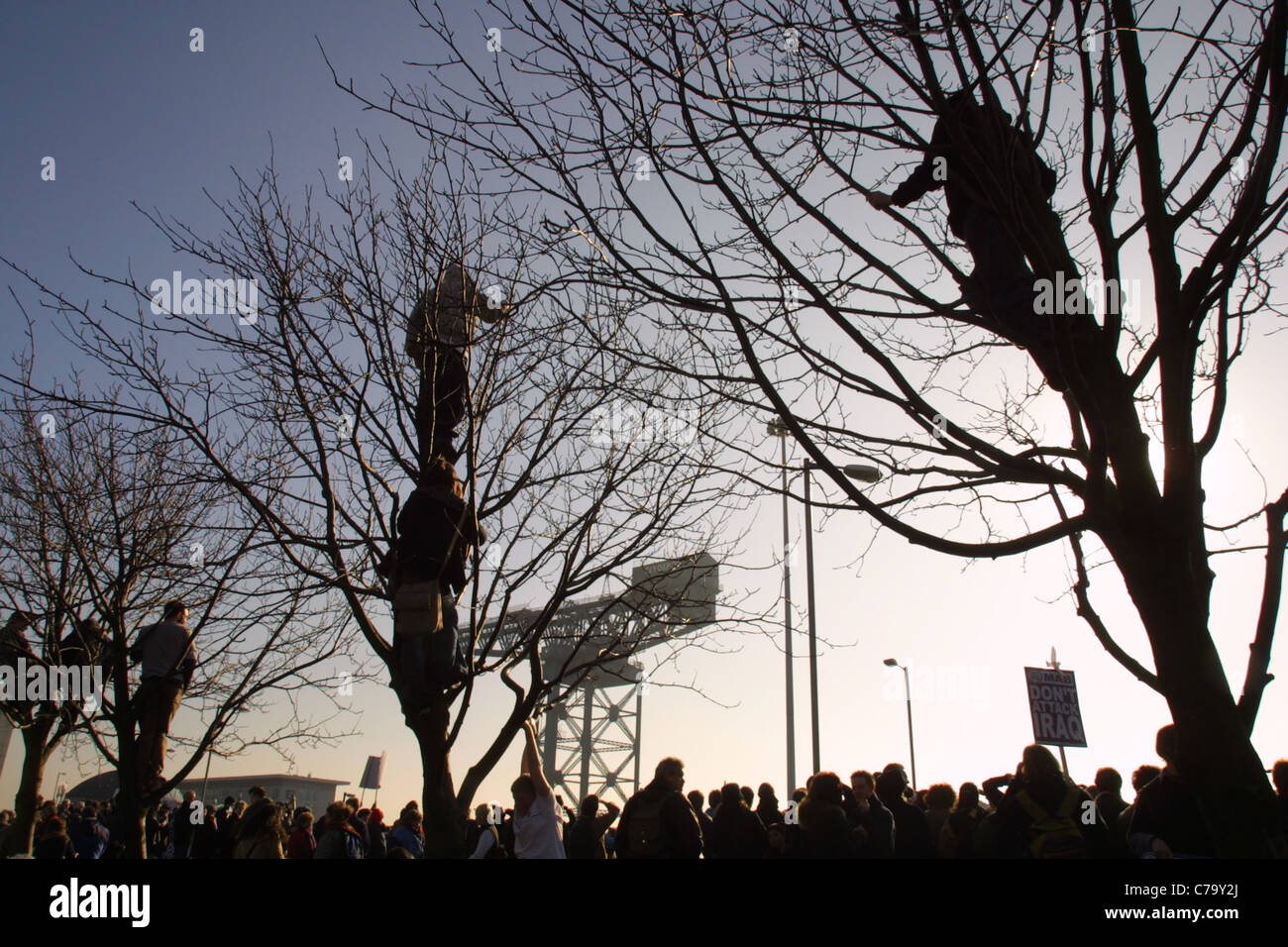 Grande manifestazione contro la progettata invasione dell'Iraq, a Glasgow in Scozia, 15 febbraio 2003. Foto Stock