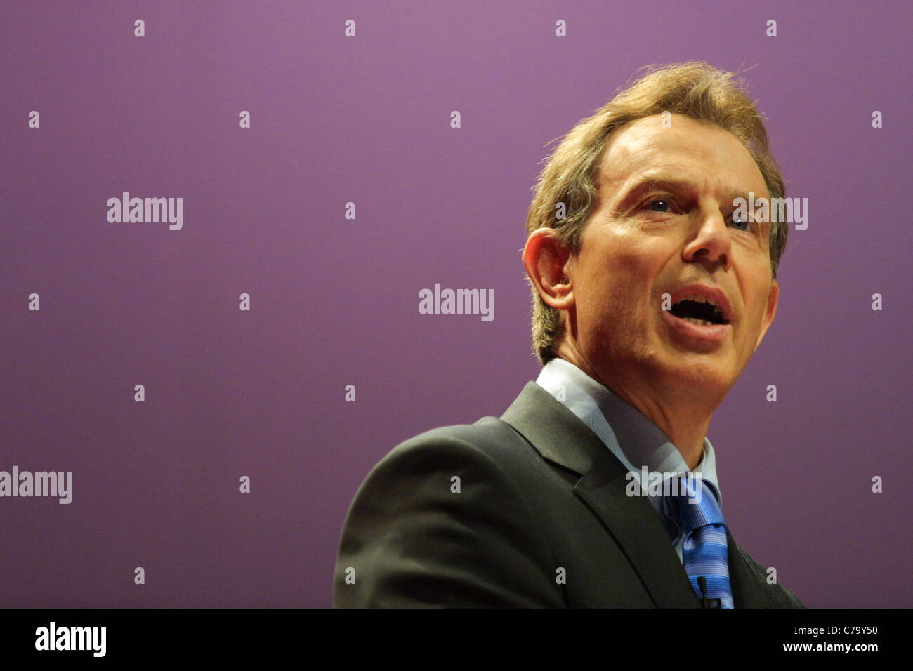 Il primo ministro Tony Blair parla al Partito laburista tenutasi a Glasgow, Scozia, il 15 febbraio 2003. Foto Stock