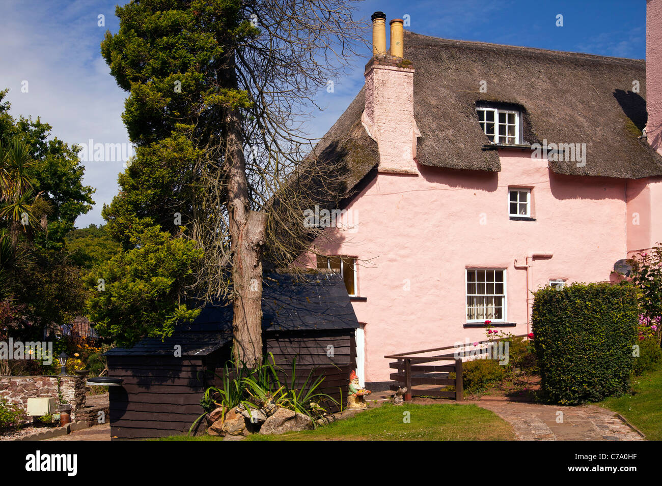 Rose Cottage è una delle più pittoresche case in un affascinante villaggio di Cockington nel Devon, Inghilterra Foto Stock