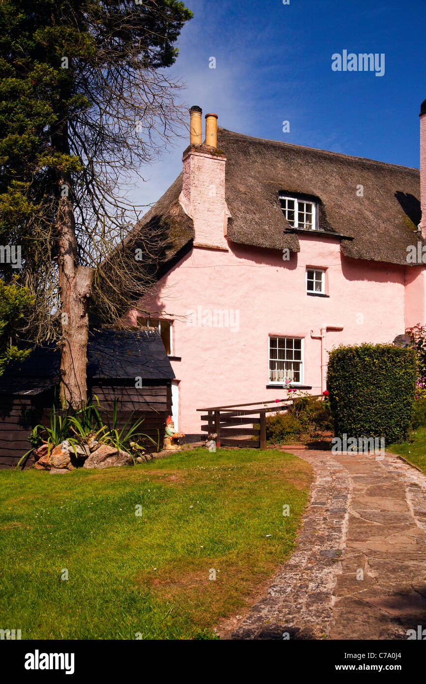 Rose Cottage è una delle più pittoresche case in un affascinante villaggio di Cockington nel Devon, Inghilterra Foto Stock