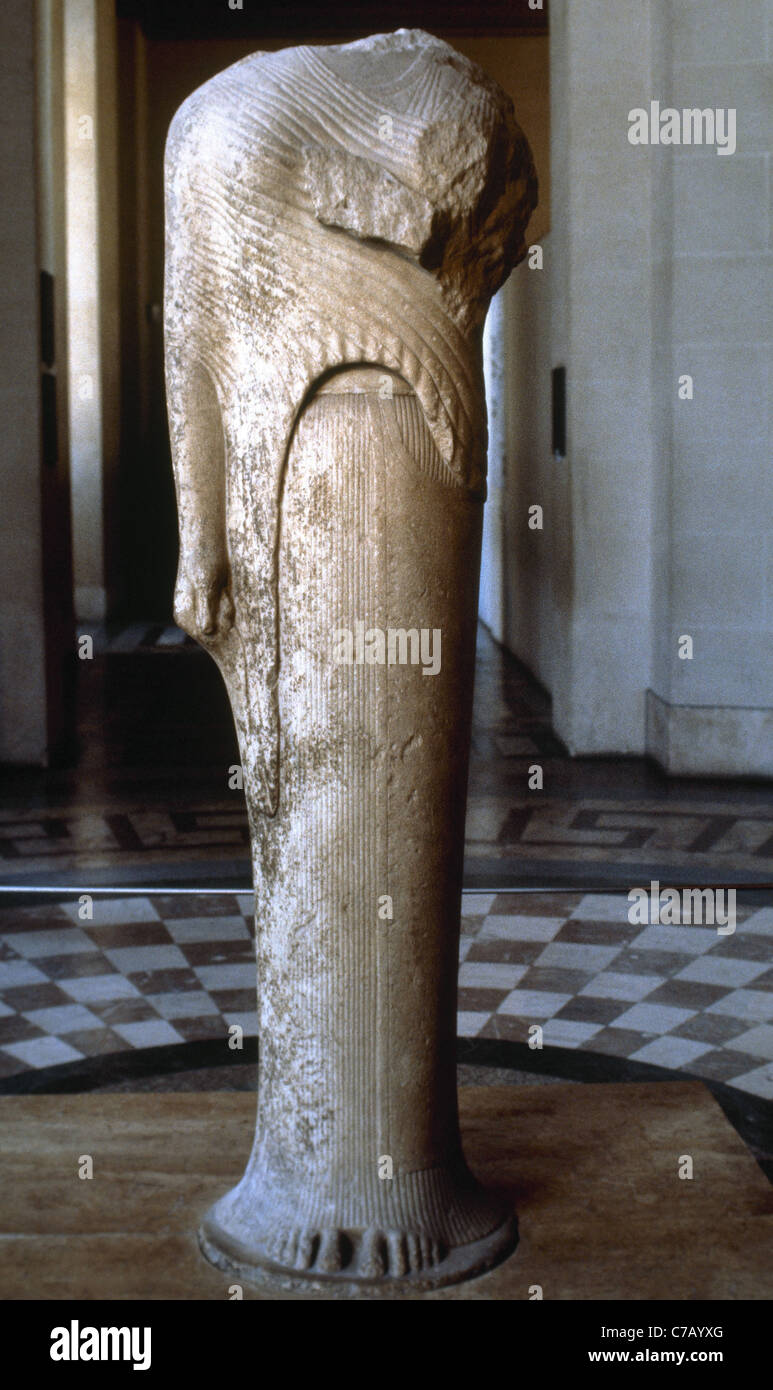 Hera di Samo. Statua. 570-560 A.C. Il museo del Louvre. Parigi. La Francia. Foto Stock