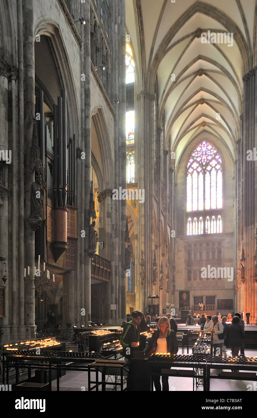 Il transetto nella cattedrale di Colonia Foto Stock
