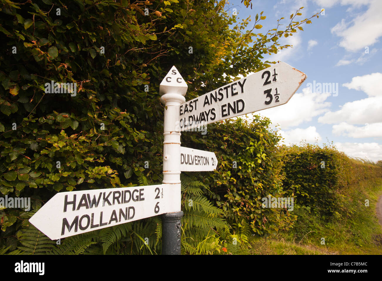 Un vecchio cartello vicino a Dulverton sulla Somerset, Devon confine. Foto Stock
