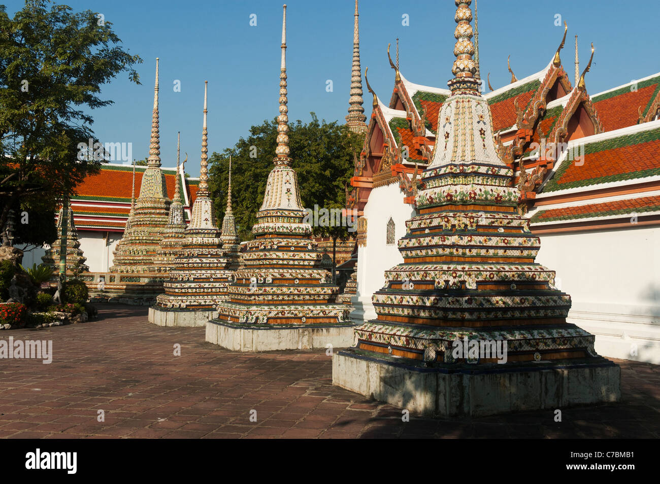Wat Po xviii c, tempio composto con chedis. Foto Stock