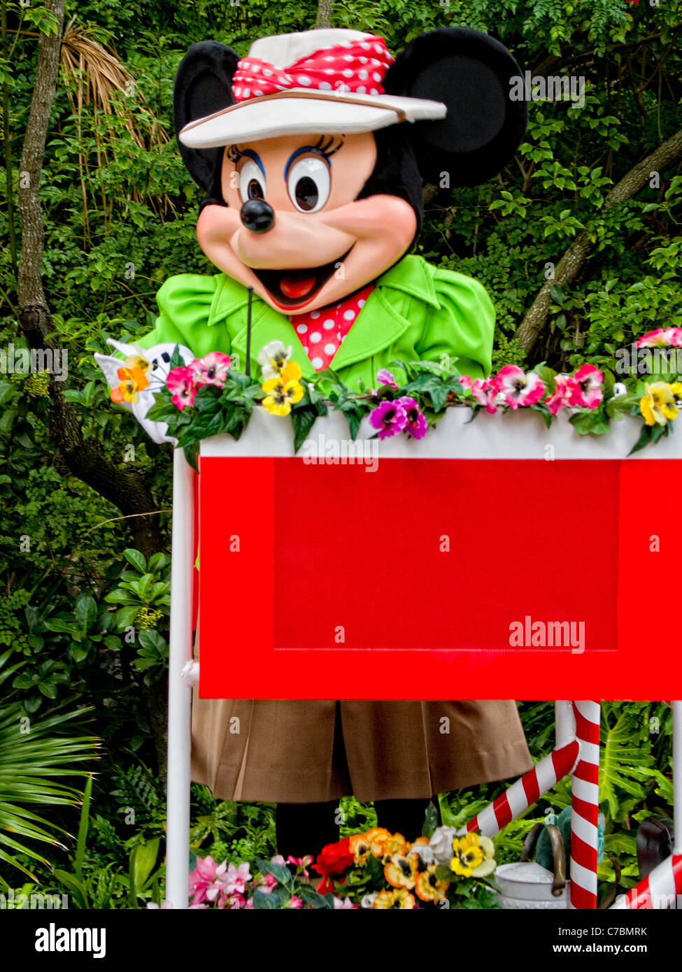 Minnie Mouse in parata a Epcot Center, Orlando, Florida, Stati Uniti d'America. Foto Stock