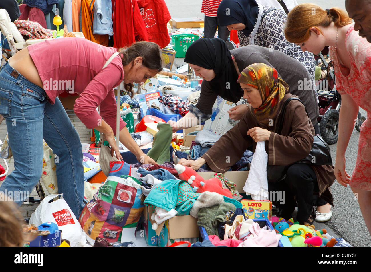 La gente del mercato di esplorazione Foto Stock