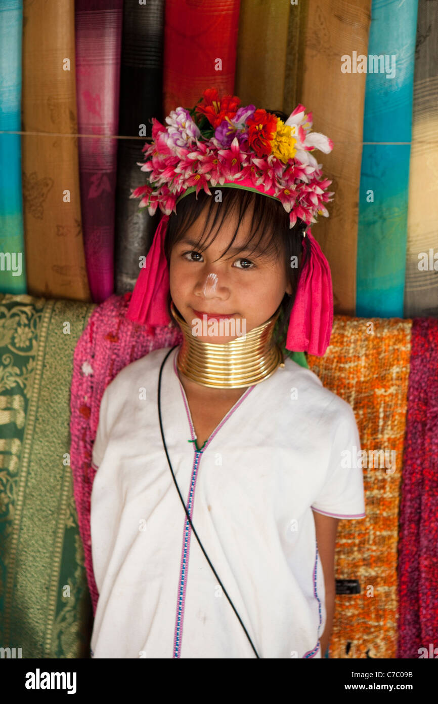 Ragazza, Karen lungo collo tribù, Chiang Mai Provincia, Thailandia Foto Stock