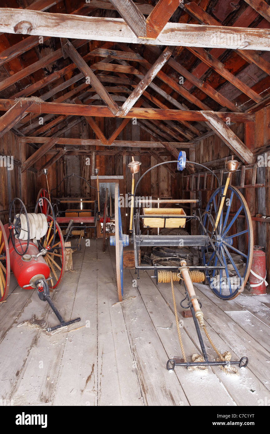 Le attrezzature antincendio in casa di fuoco, Bodie State Historic Park, California, Stati Uniti d'America Foto Stock