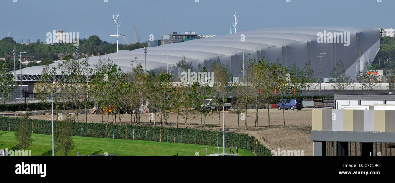 2012 Parco Olimpico Water Polo Arena struttura temporanea in plastica lenzuola a pareti e tetti destinate ad essere parzialmente riciclate Stratford East London Regno Unito Foto Stock