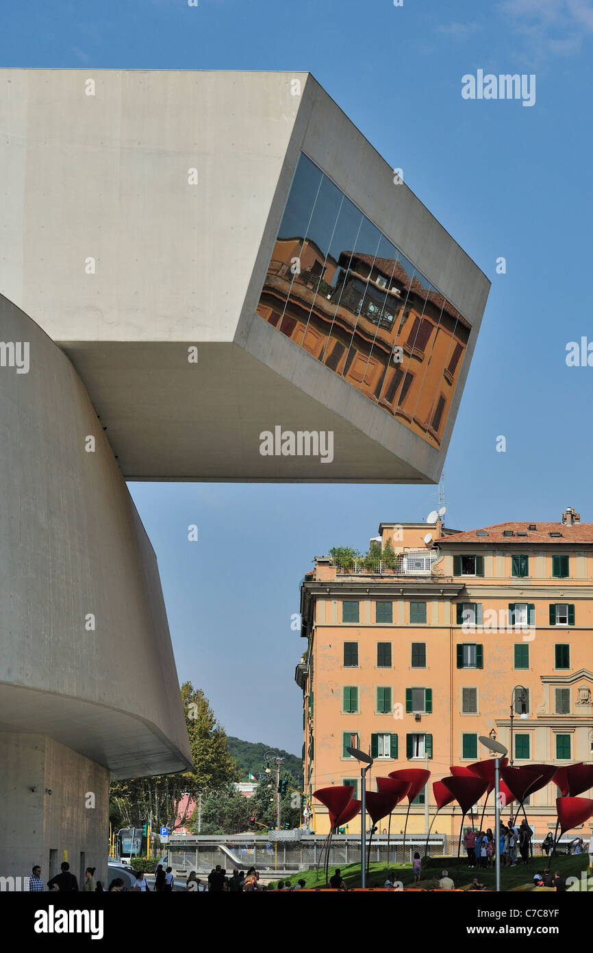 Roma. L'Italia. Il MAXXI Museo Nazionale della arti del XXI secolo progettato da Zaha Hadid nel quartiere Flaminio. (Museo nazionale delle arti del XXI secolo) Foto Stock