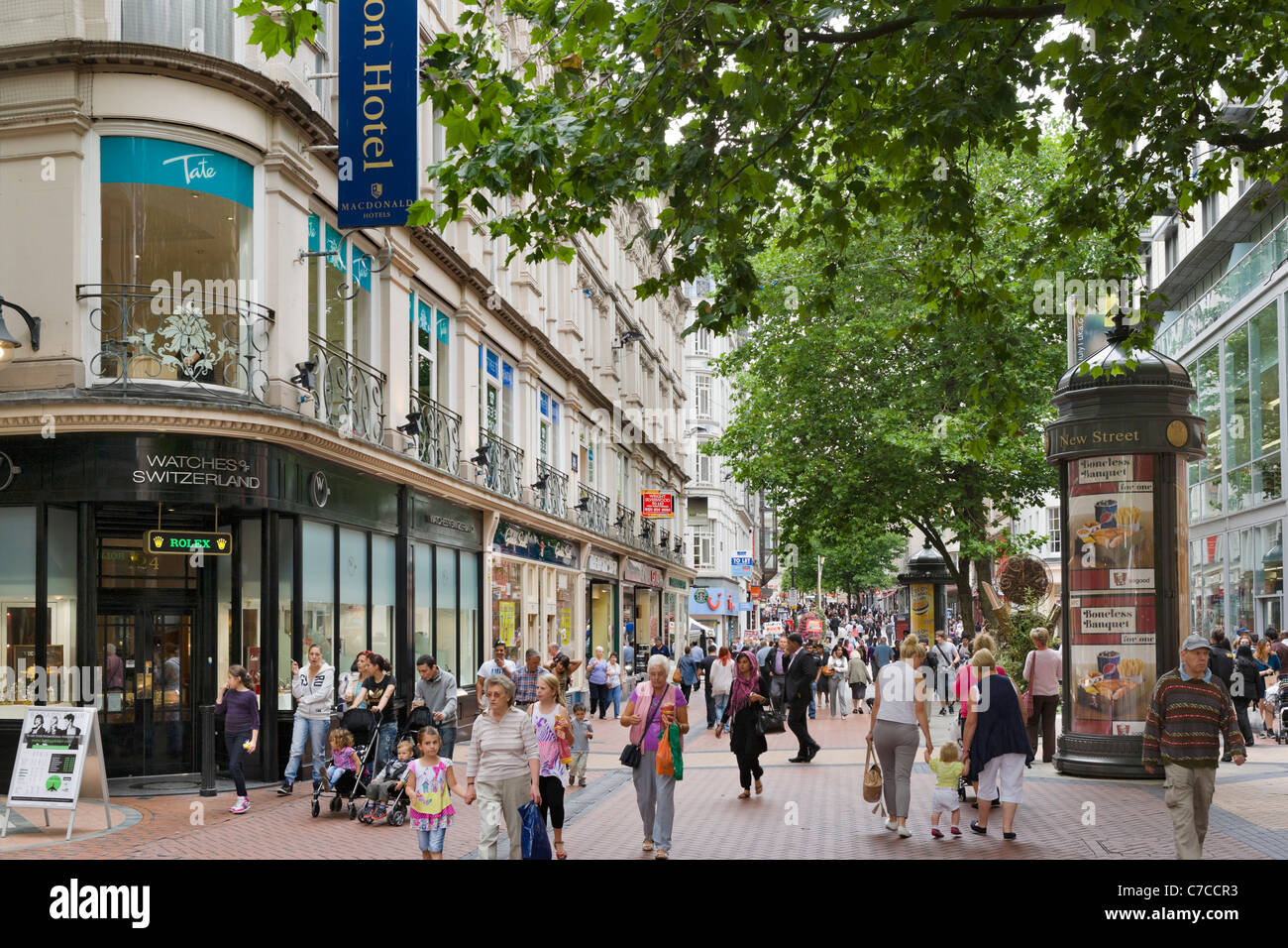 I negozi di New Street nel centro della città di Birmingham West Midlands, England, Regno Unito Foto Stock