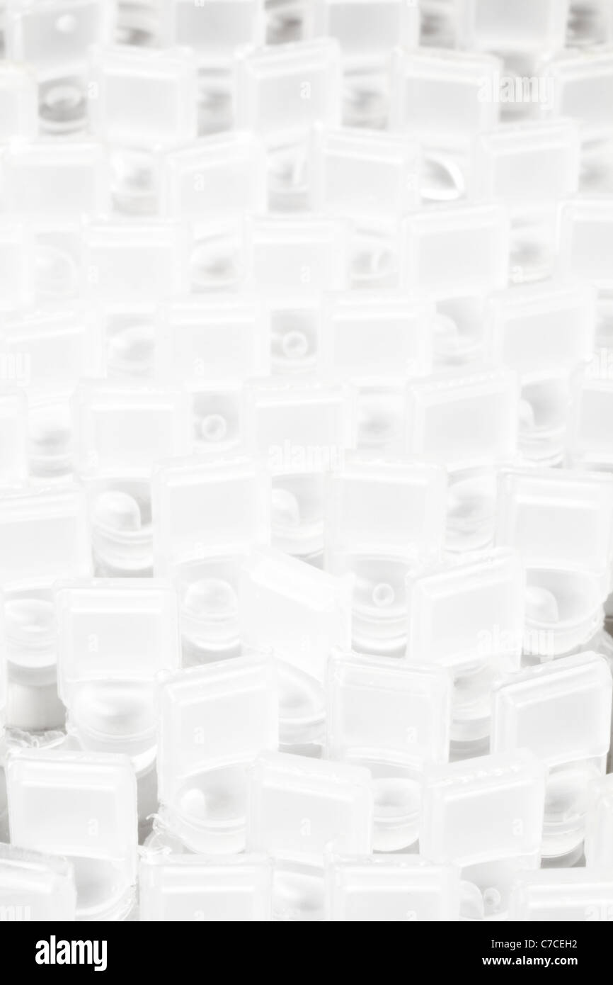 Plastica contenitori farmaceutici utilizzati per immagazzinare e distribuire il farmaco in un modo sterile. Foto Stock