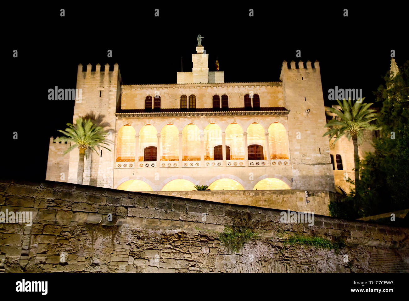 Almudaina Palacio Real o palazzo Alcazar in Palma de Mallorca da maiorca isole baleari Foto Stock