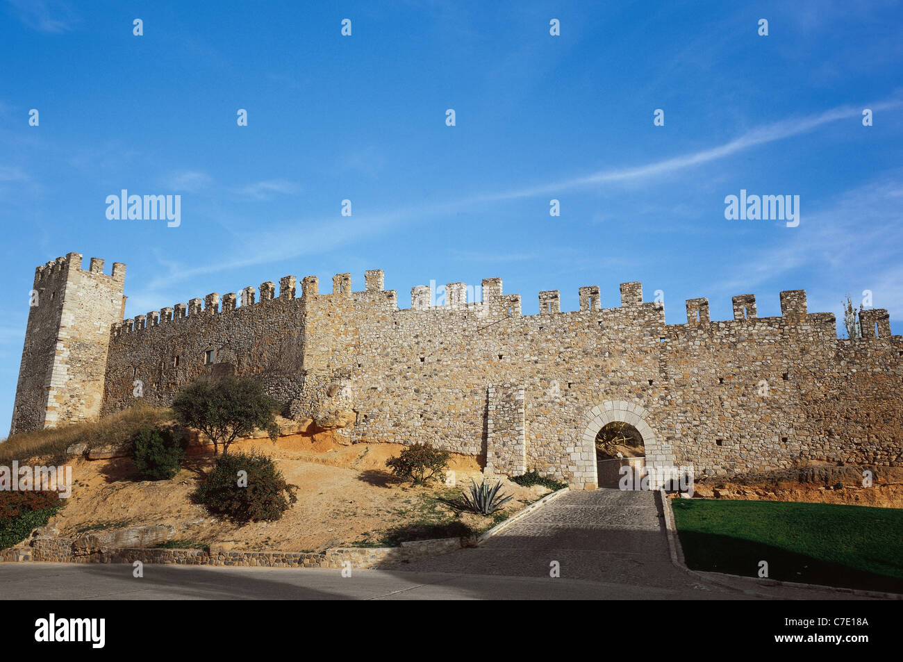 Spagna. La Catalogna. Montblanc. Porta Foradot, appartenenti alle antiche mura della città. Il XIV secolo. Foto Stock