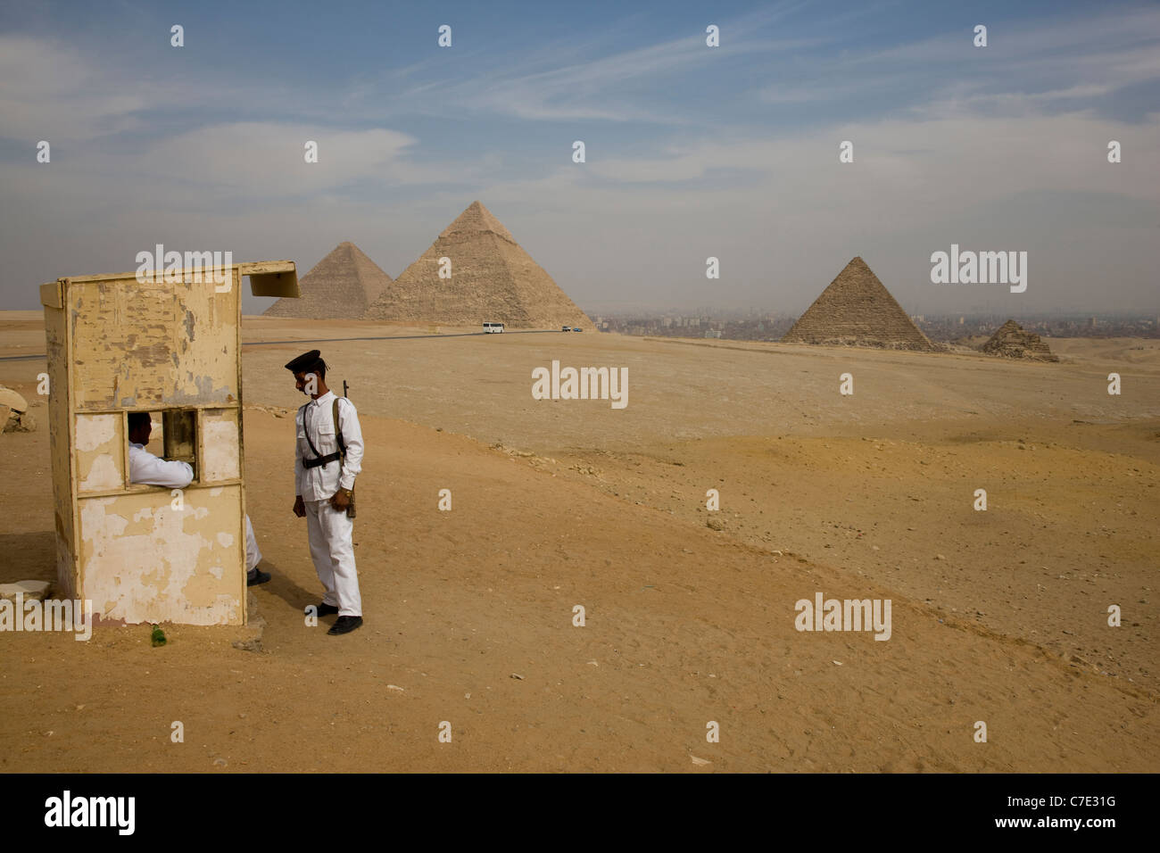 Custodendo le piramidi in gisa Foto Stock