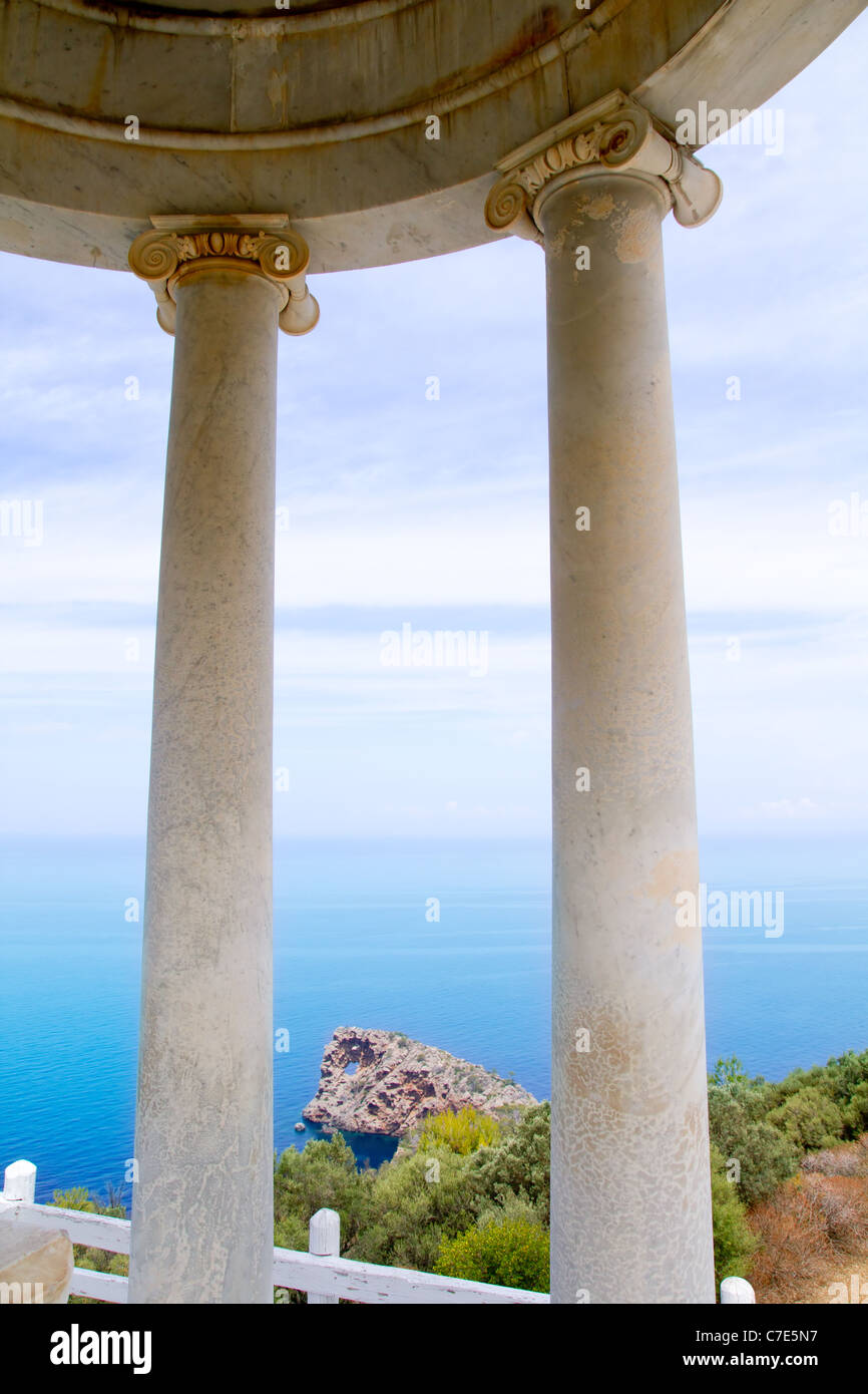 Es Galliner mirador in Son Marroig oltre il Mediterraneo mare Maiorca Foto Stock