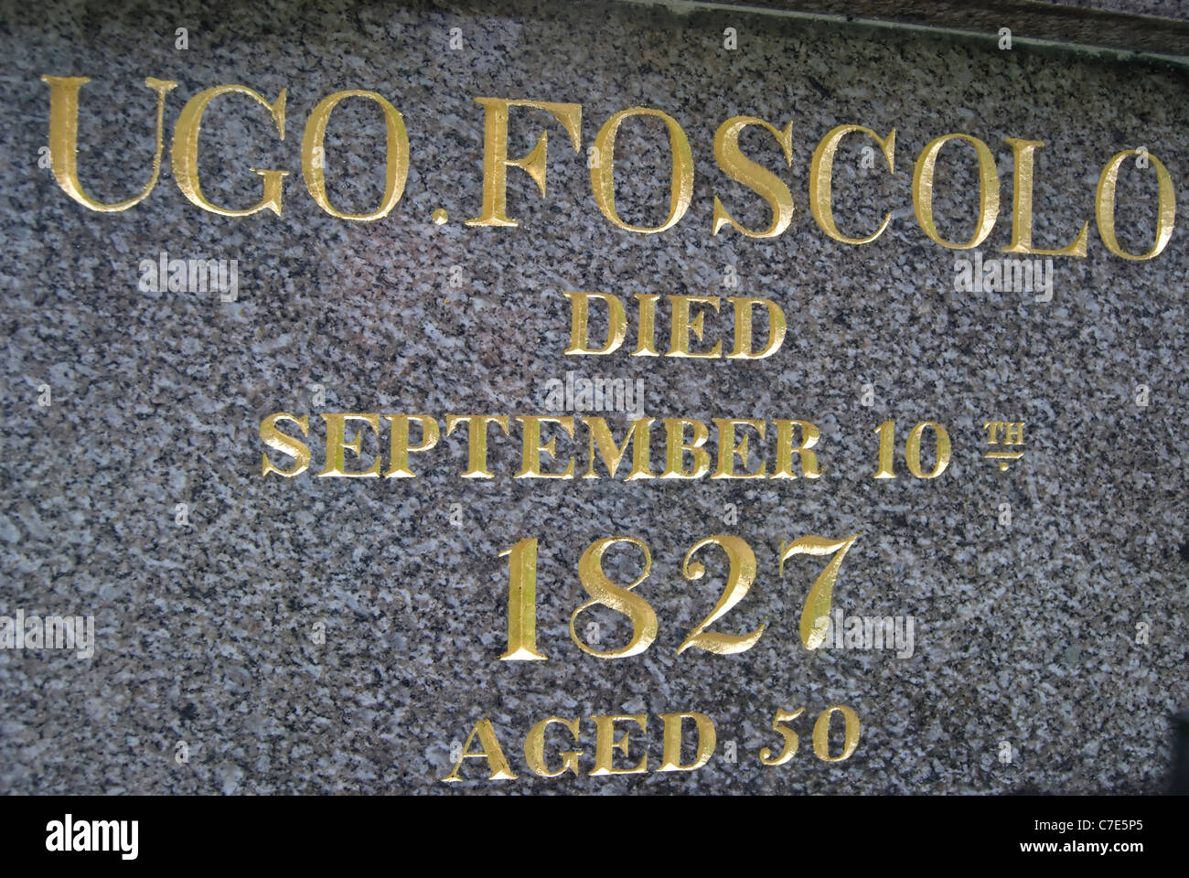 Iscrizione sulla tomba del poeta italiano Ugo Foscolo, cimitero della