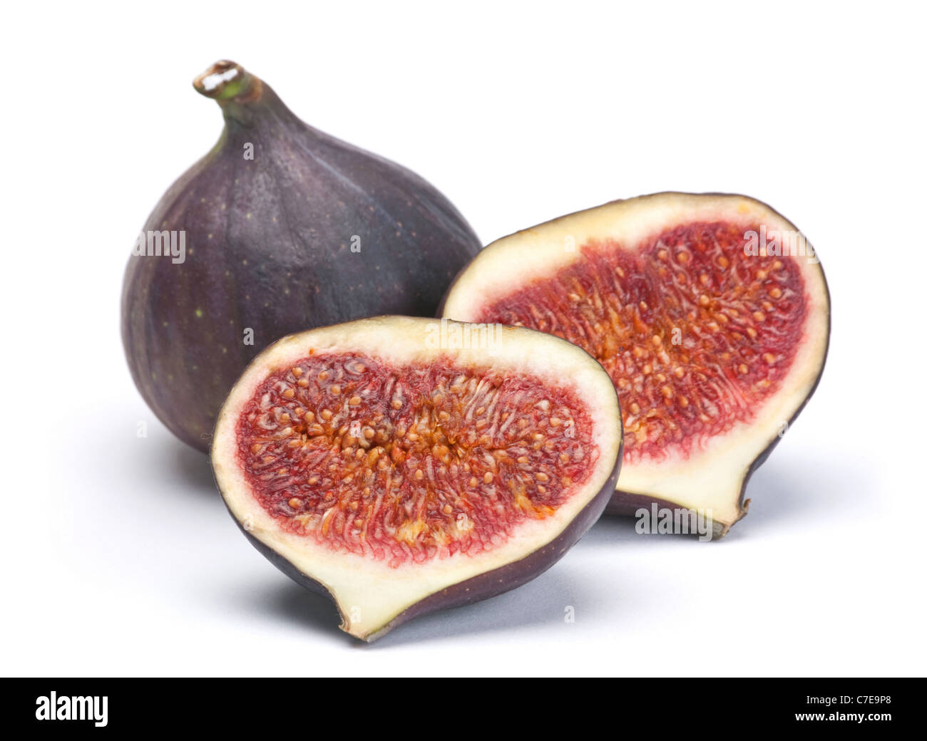 Fig frutta fresca closeup isolati su sfondo bianco Foto Stock