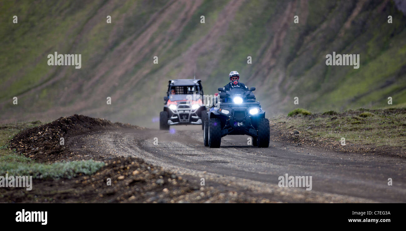 ATV è la guida nelle highlands a Landmannaleid, Islanda Foto Stock