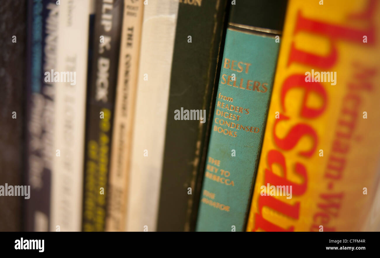 Una copia di un Reader's Digest libro condensato, circa 1981, è visto su uno scaffale in New York Foto Stock