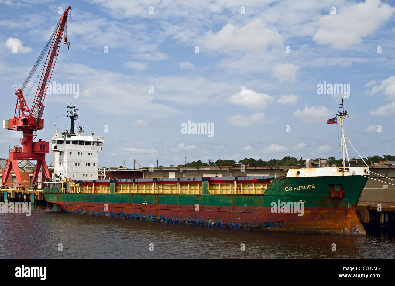 Tanker che viaggiano fino il Cape Fear River in Wilmington, Carolina del Nord Foto Stock