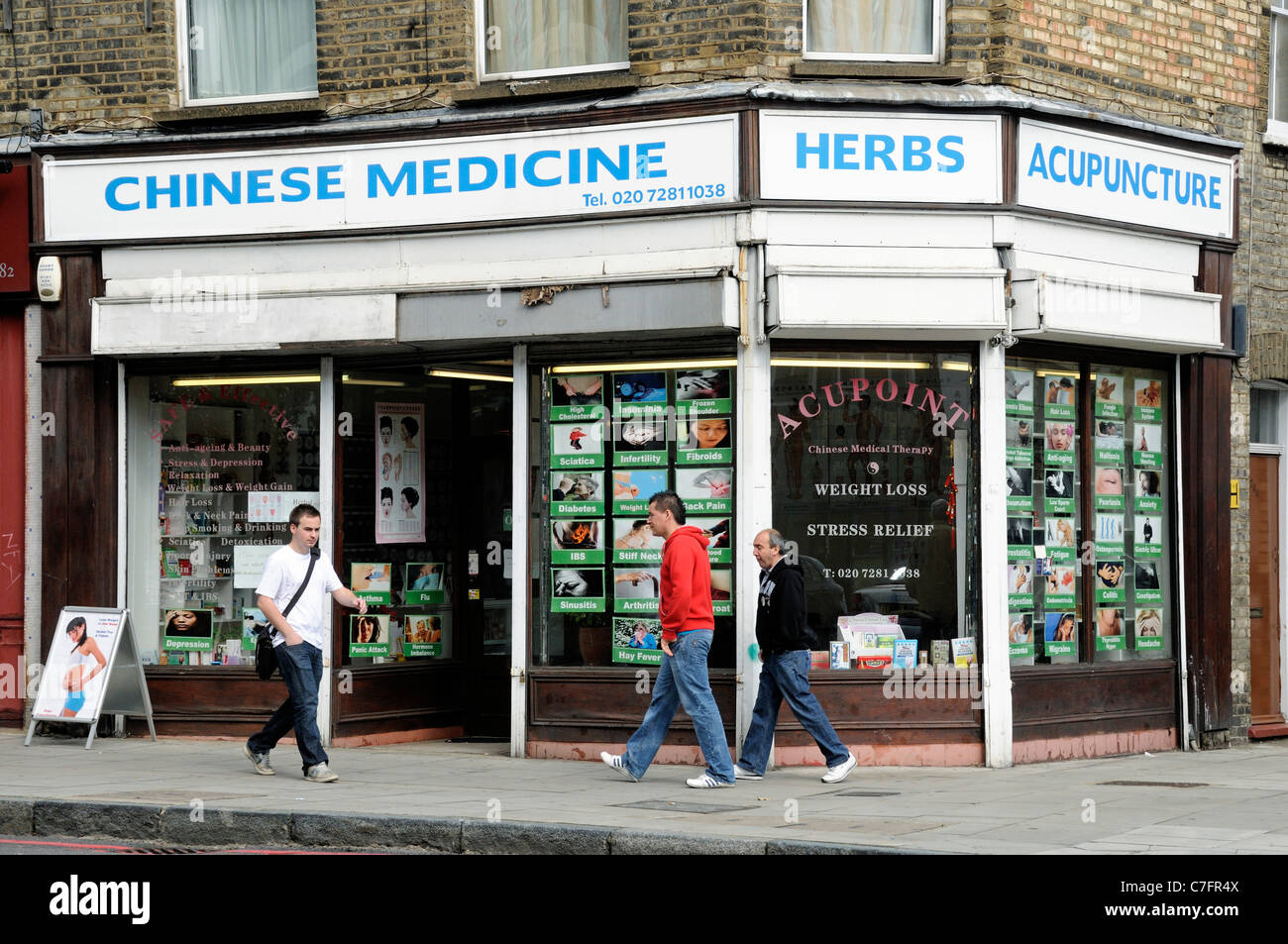 La medicina cinese Shop Holloway Road Archway London Borough di Islington England Regno Unito Foto Stock