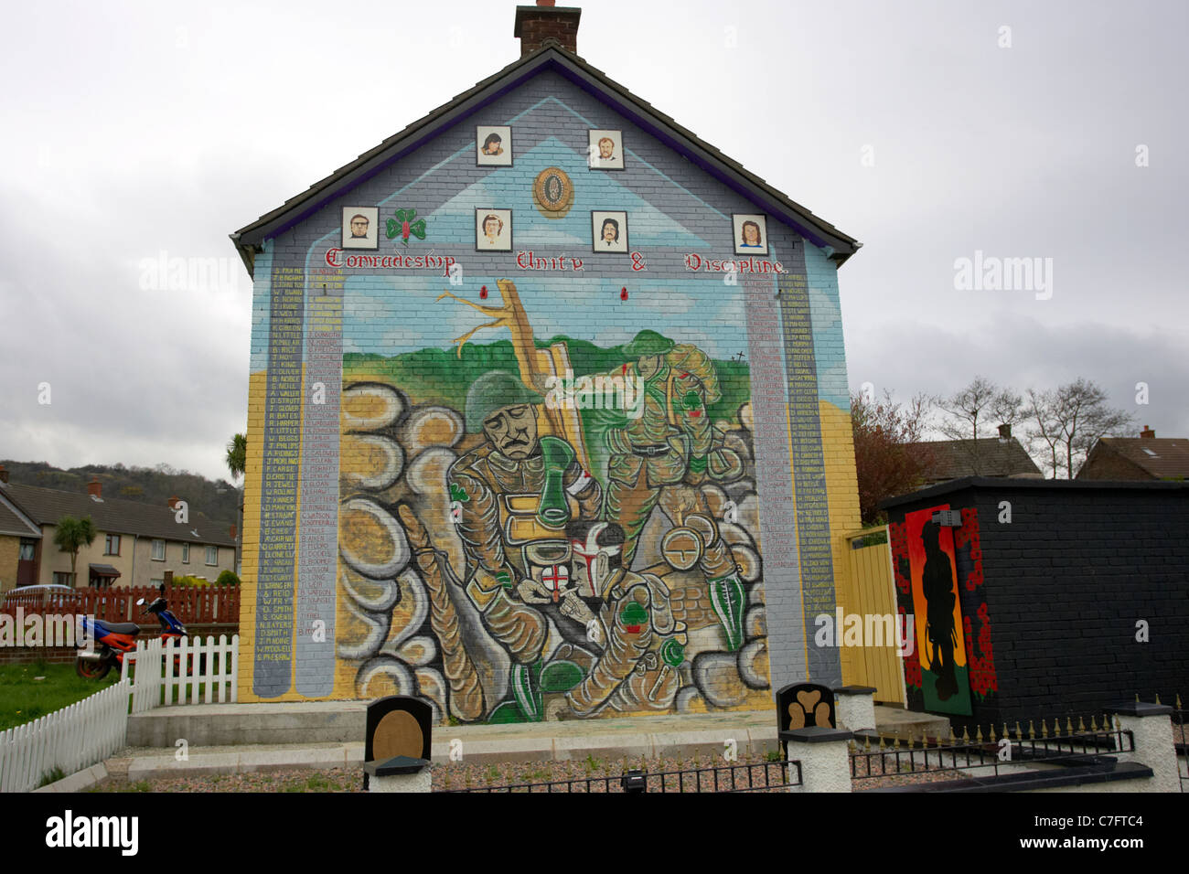 Uvf lealisti memorial parete murale pittura murale di rathcoole belfast Nord Irlanda del Nord Foto Stock