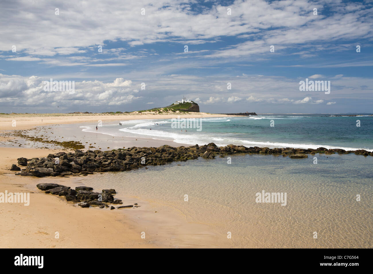 Nobbys beach e del faro, Newcastle, Australia Foto Stock