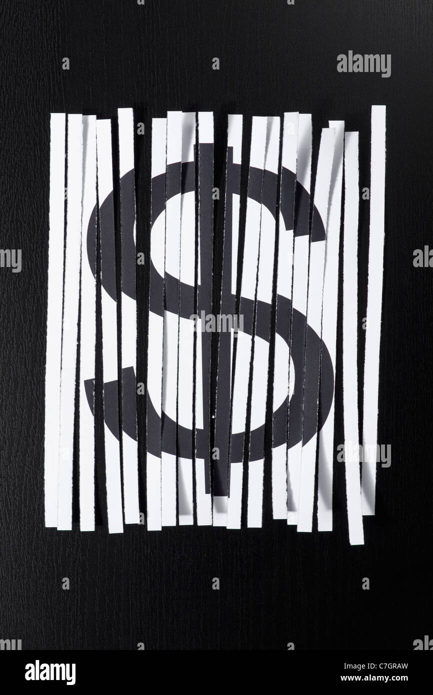 Un documento di trinciato con il segno del dollaro su di esso Foto Stock