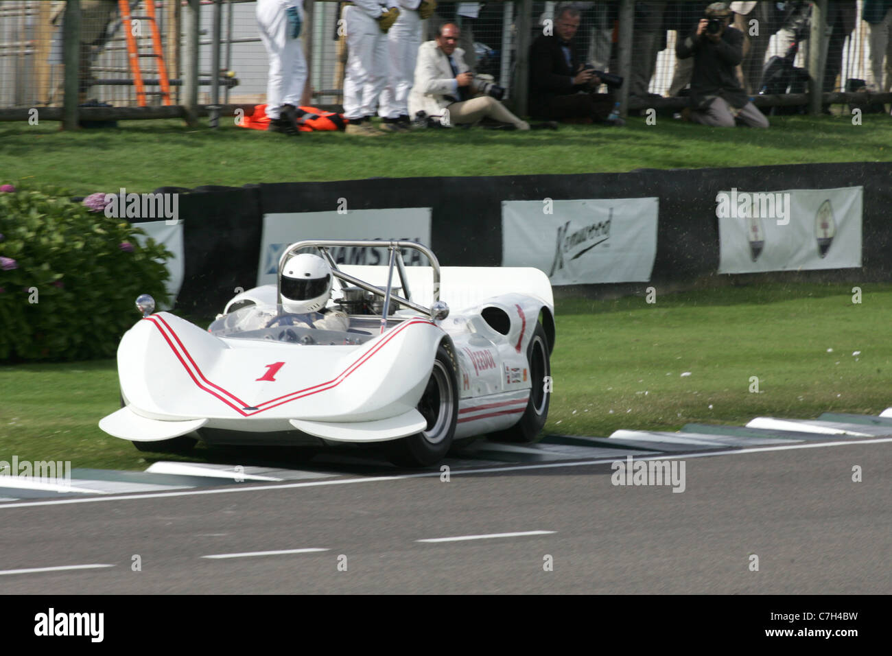 Historic motor racing al Goodwood, West Sussex, Regno Unito. Foto Stock