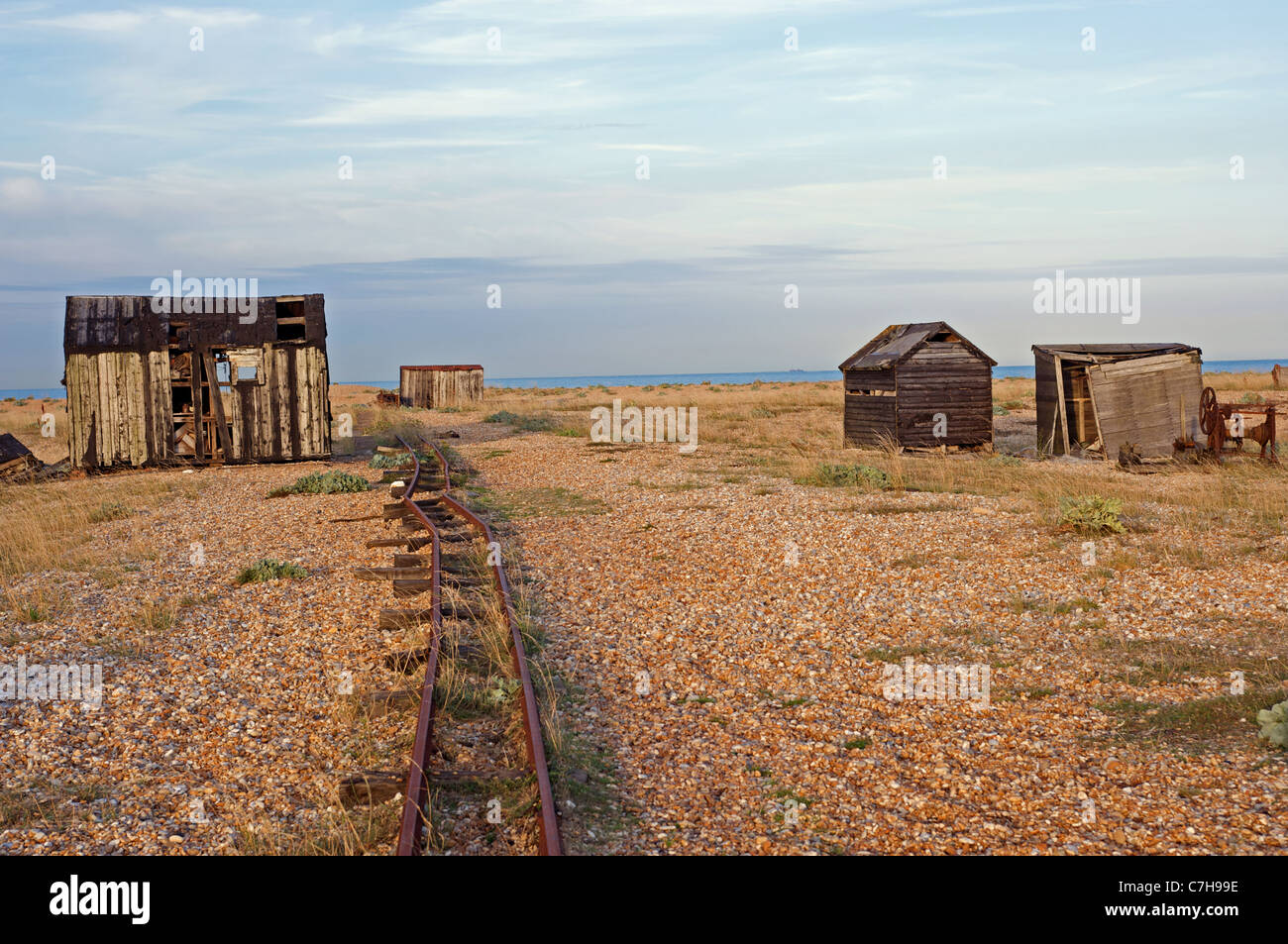 In disuso ferrovia a scartamento ridotto, Dungeness, Kent, Regno Unito. Foto Stock In disuso ferrovia a scartamento ridotto, Dungeness, Kent, Regno Unito. Foto Stock