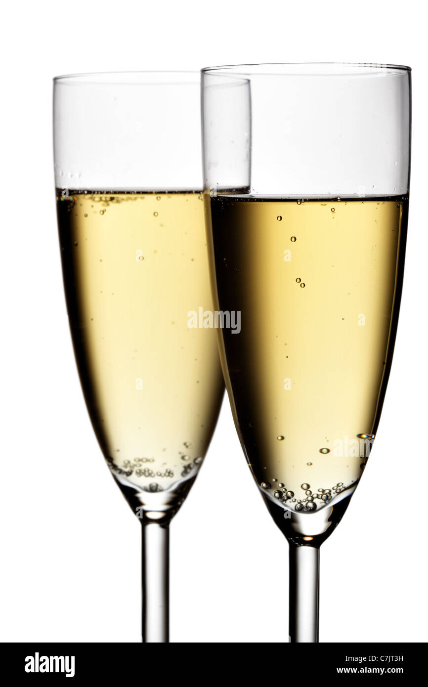 Due bicchieri di champagne isolate su sfondo bianco Foto Stock