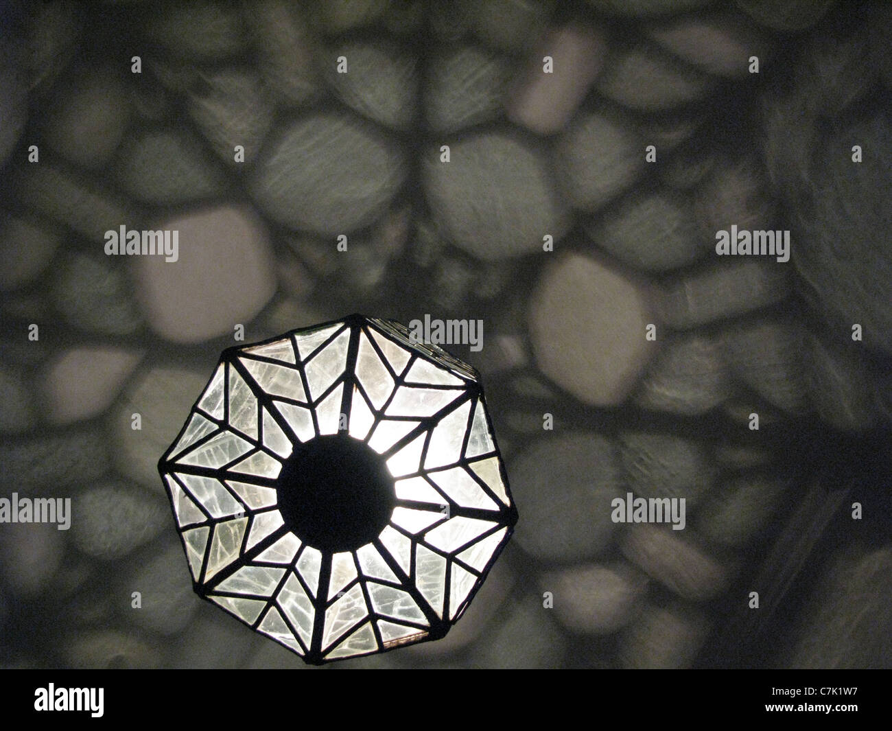 Stile Tiffany Lampada modello di colata sul soffitto Foto Stock
