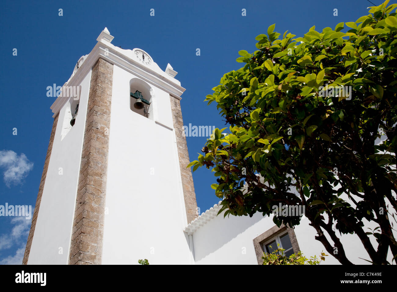 Il Portogallo, Algarve, Monchique, il campanile della chiesa Foto Stock