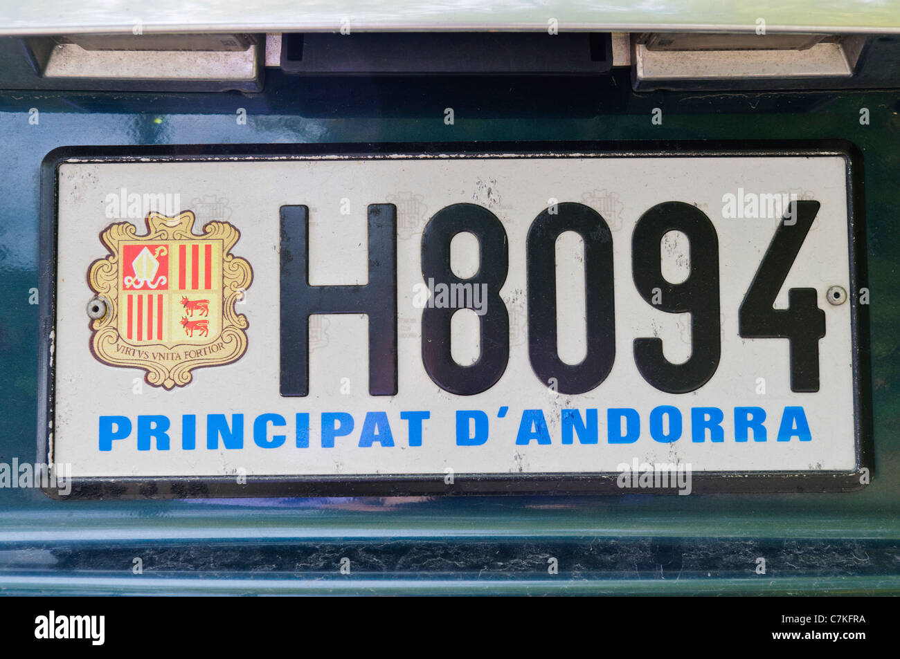 Targa di un veicolo immatricolato nel Principato di Andorra Foto Stock