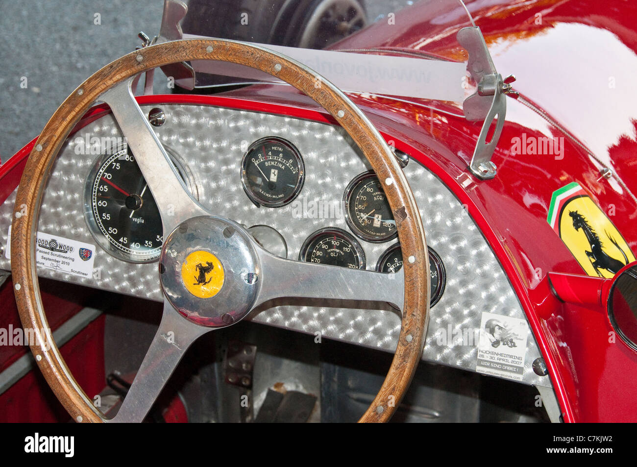 Classico Ferrari Cruscotto Foto Stock