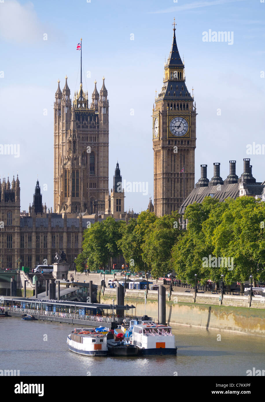 Le Case del Parlamento e il Molo di Westminster, Londra Foto Stock